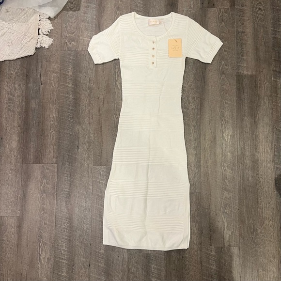 Gorgeous Sancia Isabella Dress In Off White - Picture 2 of 7